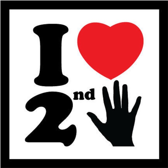 LET’s CHAT! But NOT On an Active Listing! - Picture 2 of 4